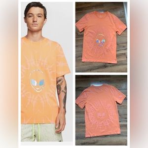👽Nike The Swoosh is Out There  Reflective Hologram Alien👽Head Tee Shirt Size-S